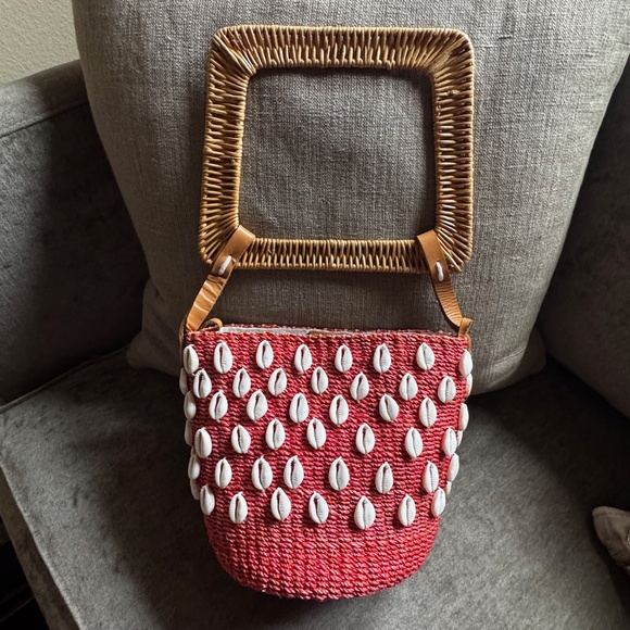 Aranaz  Kaia Puka Shell Top Handle Bucket Bag - SHOULDER STRAP IS MISSING - Picture 5 of 9